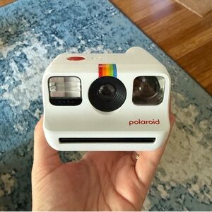 White Polaroid Go Camera (Gen 2) 🌿